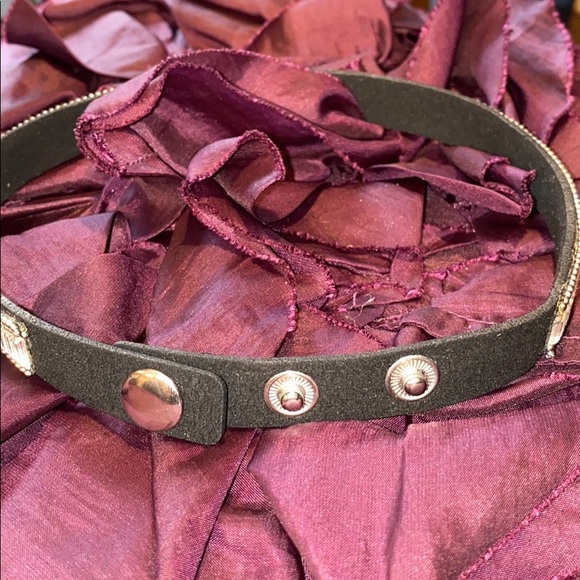 Paparazzi Emerald Cut Rhinestone Velvet Chocker - Picture 3 of 3